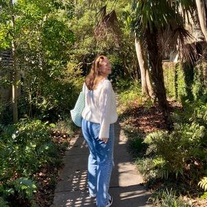 Meet your Posher, Thea